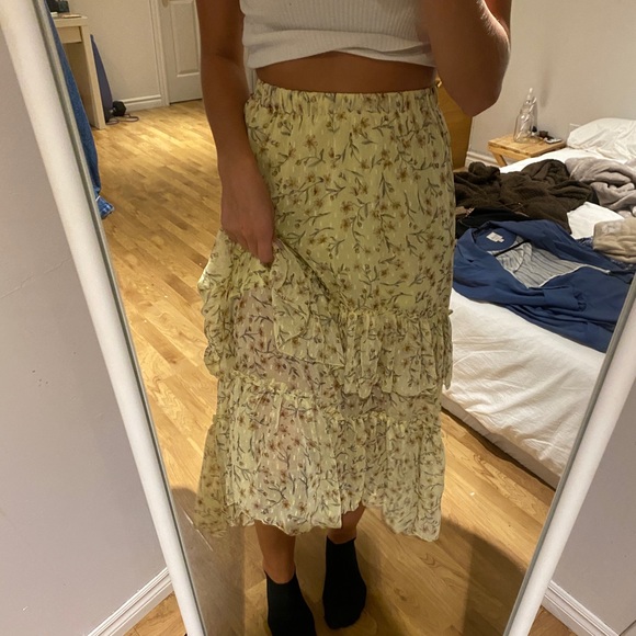 Floral skirt - Picture 3 of 3